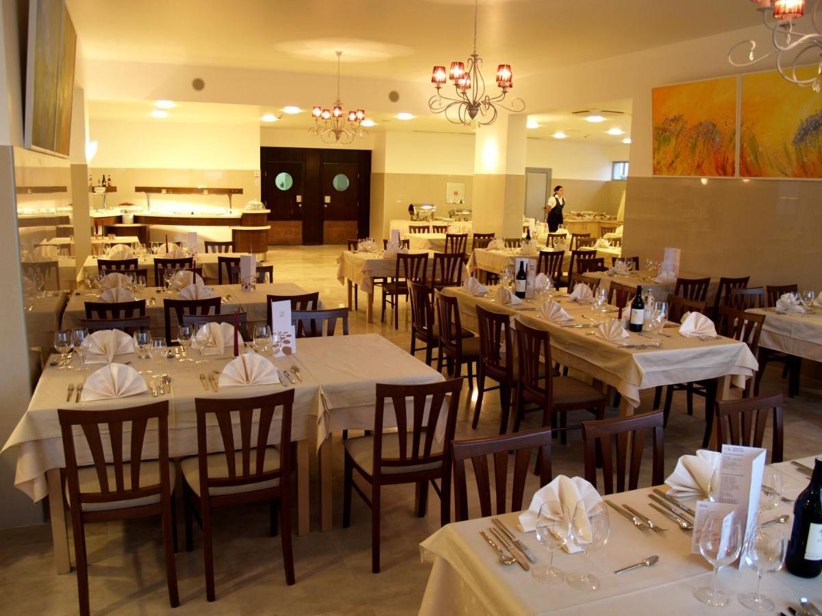 Hotel Quercus Drvenik  Luaran gambar