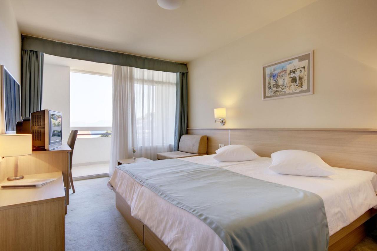 Hotel Quercus Drvenik  Luaran gambar