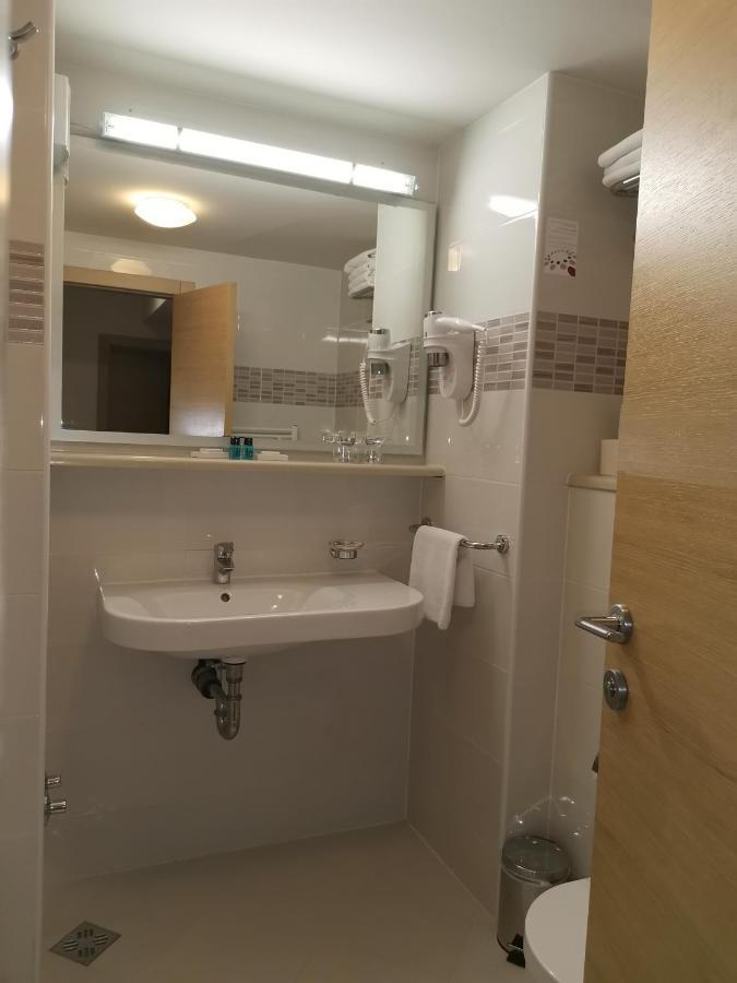 Hotel Quercus Drvenik  Luaran gambar