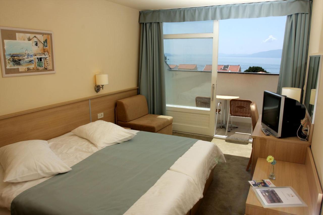 Hotel Quercus Drvenik  Luaran gambar