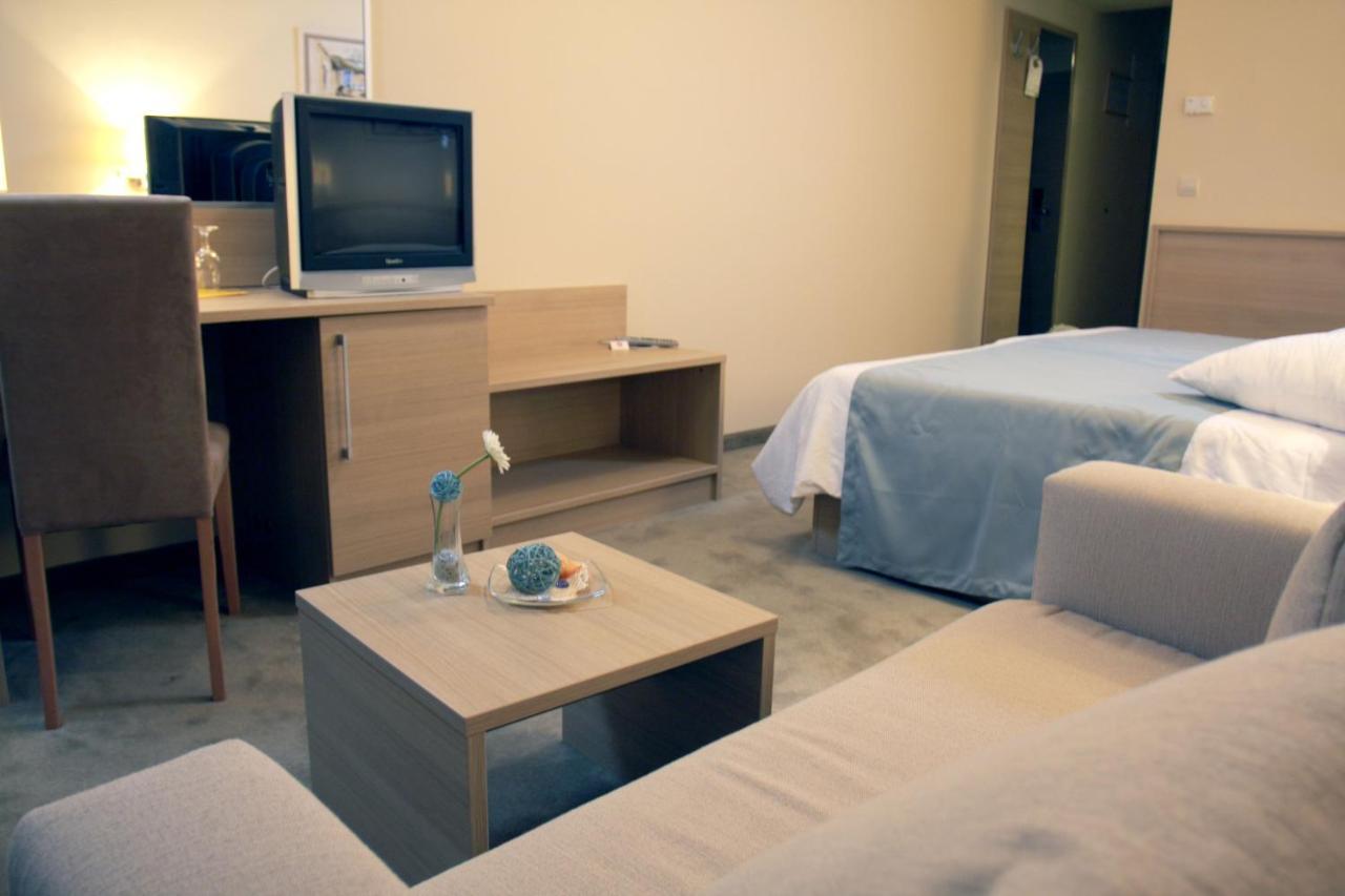 Hotel Quercus Drvenik  Luaran gambar